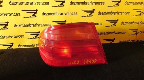 Lampa stanga Mercedes E Class An 1999