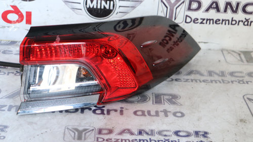 LAMPA STOP DREAPTA ARIPA TOYOTA COROLLA SEDAN DIN 2022 COD 81550-02D11-00