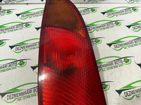 Lampa stop dreapta pe aripa Ford Focus [1998 - 2004] Hatchback 5-usi 1.6 MT (101 hp)