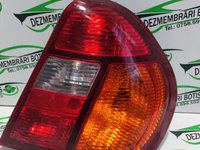 Lampa stop dreapta pe aripa Renault Clio 2 [1998 - 2005] Symbol Sedan 1.4 MT (98 hp)