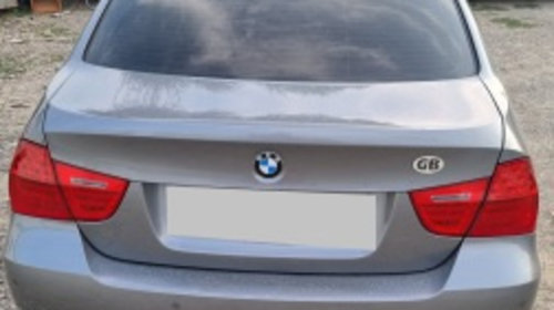 Lampa stop dreapta pe capota portbagaj facelift 4871734 C210 4871734 BMW Seria 3 E90 [facelift] [2008 - 2013] Sedan 320d MT (177 hp)
