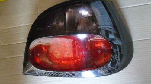 Lampa stop dreapta Renault Megane 1 Hatchback , Phase 1 (1996-1999) , Cod : 7700828138 ;