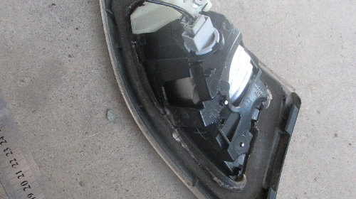 Lampa stop dreapta spate capota portbagaj Mazda 3 BL sedan berlina 2010 2011 2012 2013