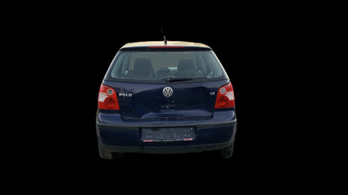 Lampa stop pe aripa dreapta Lampa stop dreapta sparta in partea de jos Volkswagen VW Polo 4 9N [2001 - 2005] Hatchback 5-usi 1.2 MT (64 hp)