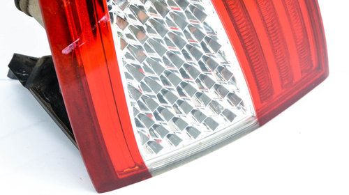 Lampa Stop Spate / Tripla Dreapta Ford MONDEO Mk 4 2007 - Prezent 7S71-13404-A, 7S7113404A