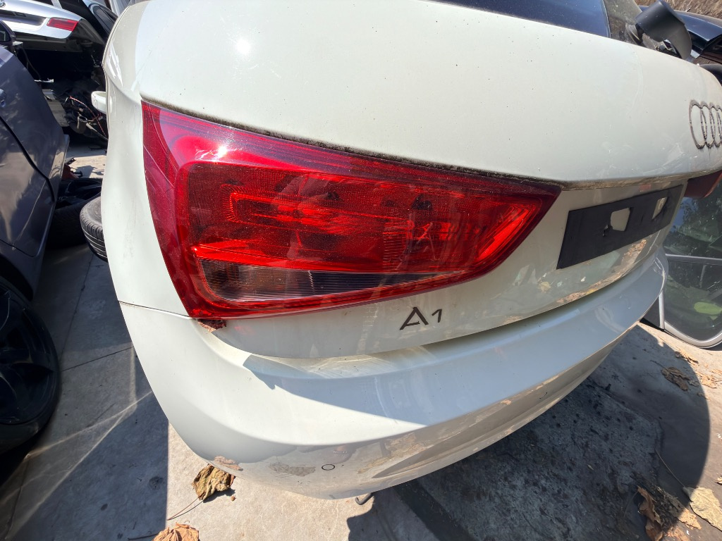 Lampa Stop Stanga Audi A1 / Varianta in 4 Usi