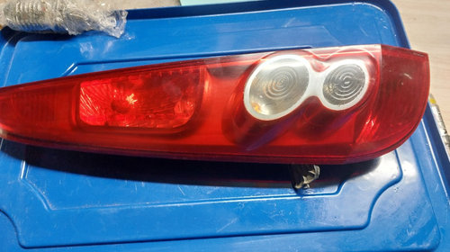 Lampa stop stanga Ford Fiesta