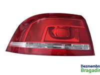 Lampa stop stanga pe aripa Volkswagen VW Passat B7 [2010 - 2015] Variant wagon 5-usi 1.6 MT (105 hp) CULOARE - LK7X