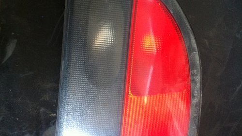 Lampa stop stanga Renault Megane 1998