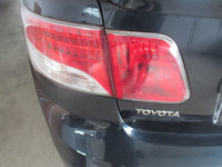 Lampa stop stanga spate capota portbagaj Toyota Avensis T27 berlina, culoare 1H2 2009 2010 2011 2012...