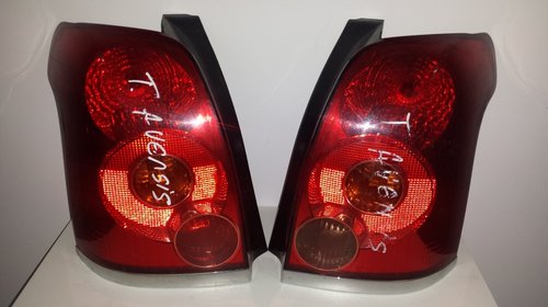 Lampa Toyota Avensis