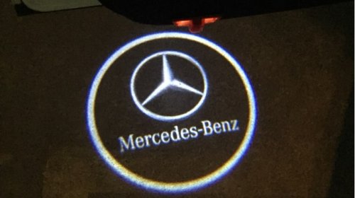 Lampi led dedicate usi cu logo Mercedes C-Class