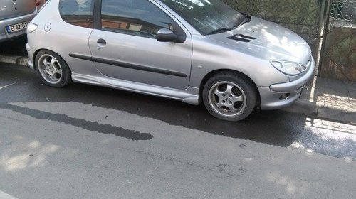 Lonjeron Peugeot 206