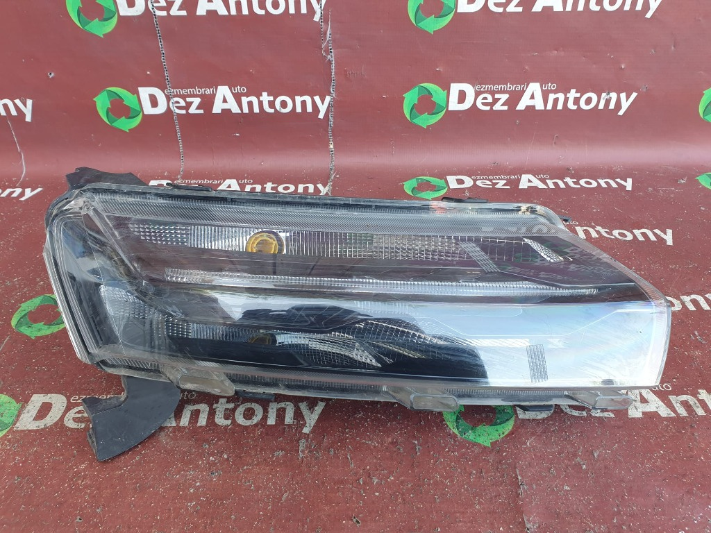 Lumina zi dreapta Dacia Spring 2020 2021 2022 cod 266008993R