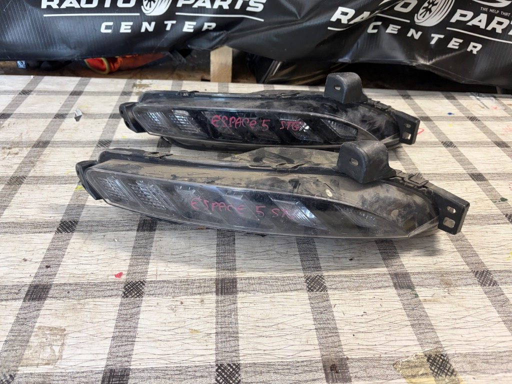 Lumina zi stanga / DRL stanga Renault Espace 5 2015/2016/2017/2018/2019/2020/2021/2022/2023
