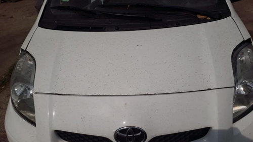 Lumini de zi Toyota Yaris 2011 hatchback 1.4tdi