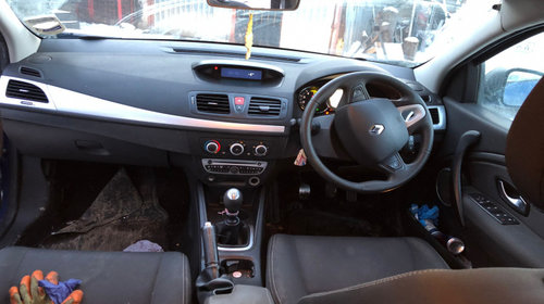 Luneta Renault Megane 3 [2008 - 2014] Hatchback 5-usi 1.5 dCi MT (106 hp)