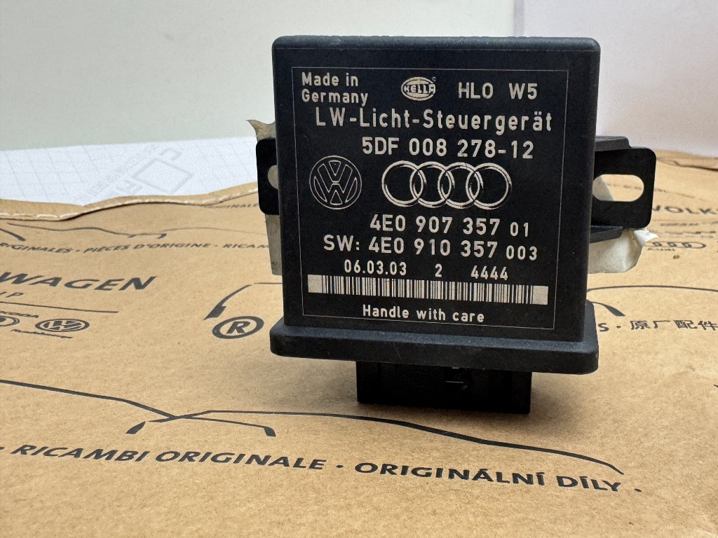 LWR Original / Modul lumini Audi A6 4F C6 A8 4E Q7 4L 4E0907357