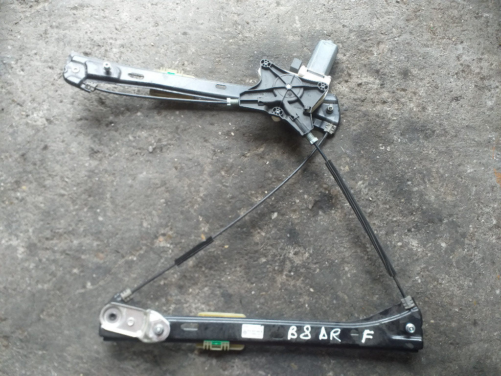 Macara dreapta fata VW PASSAT B8 Break Cod : 50495