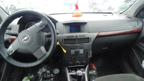 Macara geam dreapta fata Opel Astra H 2005 Caravan 1.7