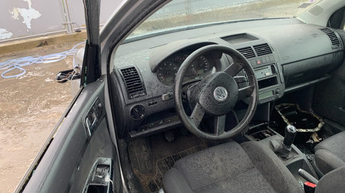 Macara geam dreapta fata Volkswagen Polo 9N 2004 hachbakc 1200 benzina