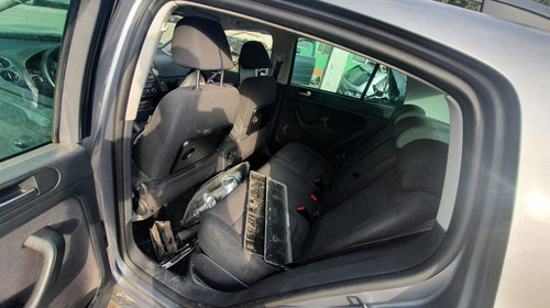 Macara geam dreapta spate Volkswagen Golf 6 Plus 2011 monovolum 1.6 tdi CAY