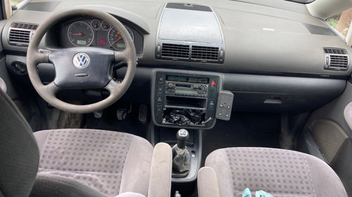 Macara geam dreapta spate Volkswagen Sharan 2003 Monovolum 1.9 TDI