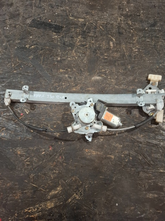 Macara geam electric stanga fata Nissan X-Trail T30 2000-2007 - imagine 1