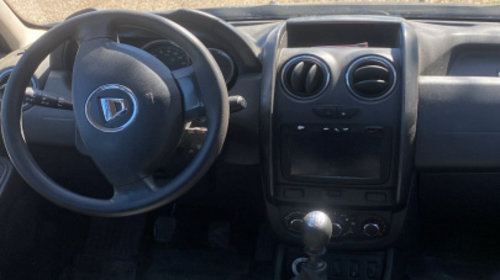 Macara geam fata dreapta electrica Dacia Duster [facelift] [2013 - 2017] SUV 5-usi 1.5 MT (110 hp) diesel volan stanga ⭐⭐⭐⭐⭐