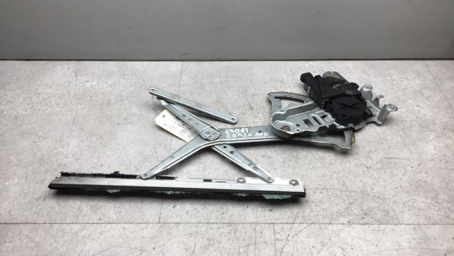 Macara geam fata Opel Corsa C 2006 1.3 C