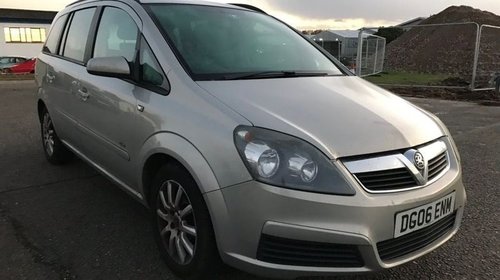 Macara geam stanga fata Opel Zafira 2007 Zafira B 1,9 cdti 150 cai