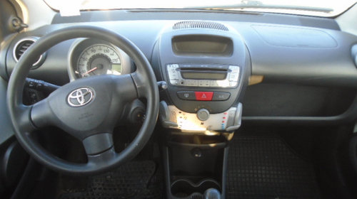 Macara geam stanga fata Toyota Aygo 2013 Hatchback 1.0