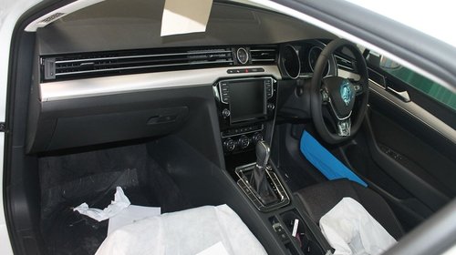 Macara geam stanga fata VW Passat B8 2015 variant 1.4 tsi CZEA