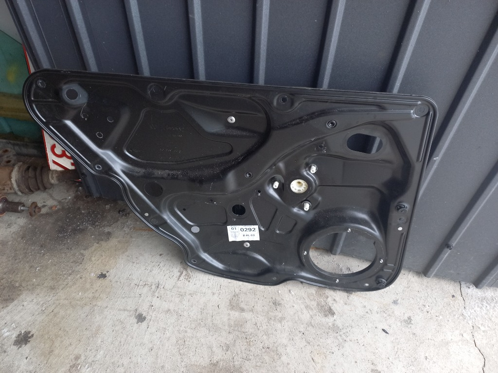 Macara geam stanga spate Vw Passat B6 variant cod 3c4839755h