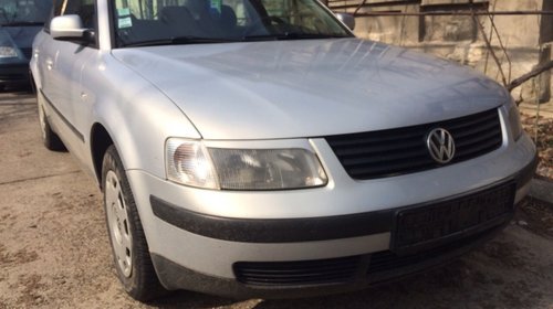 Macara geam Vw Passat B5 1.5 an 1999 dezmembrari