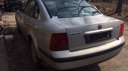 Macara geam Vw Passat B5 1.5 an 1999 dezmembrari