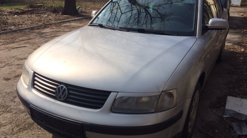 Macara geam Vw Passat B5 1.5 an 1999 dezmembrari