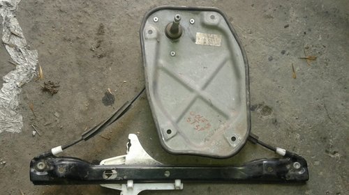 Macara manuala stanga spate VW Golf5