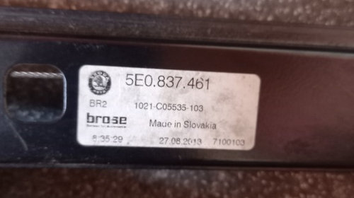Macara stanga fata Skoda Octavia 3 cod produs:5E0837461/5E0 837 461