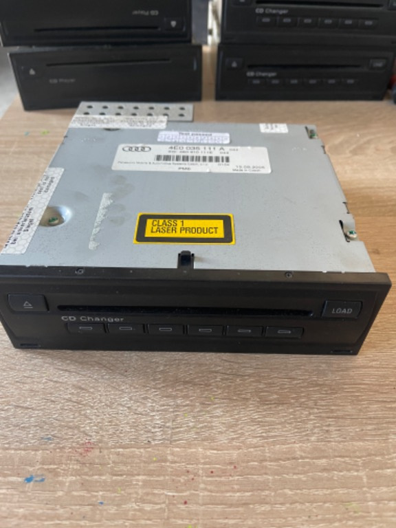 Magazie Cd Audi A6 C6, A8, Q7 Cod 4E0035111A, 4E0910111F, E 4E0910110E, 4E0035110A