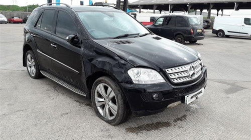 Magazie cd Mercedes ML 320 W164 3.0 CDI