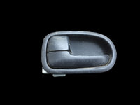 Maner deschidere din interior usa spate stanga Mazda 323 BA [1994 - 1998] Hatchback 5-usi 1.5 MT (88 hp) F V (BA) 1.5L Z5 I4