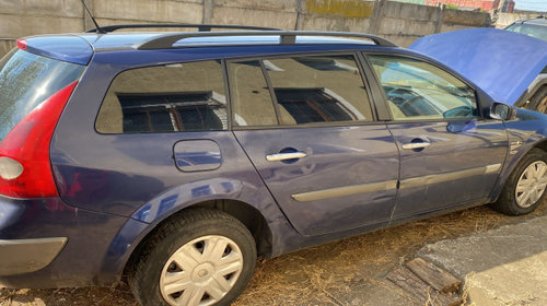 Maner inchidere din interior usa fata dreapta Renault Megane 2 [2002 - 2006] wagon Renault Megane 2 [2002 - 2006] wagon Renault Megane 2 [2002 - 2006] wagon 1.6 MT (113 hp) Renault Megane 2 combi,1.6 16V cod motor K4M-T7,83KW 113cp,culoare albastra
