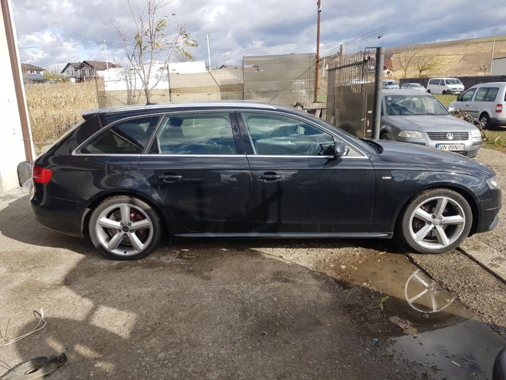 Maner usa dreapta fata Audi A4 B8 2010 c