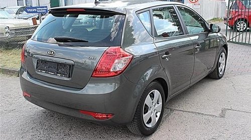 Maner usa dreapta fata Kia cee'd 2011 Hatchback 1.6CRDi