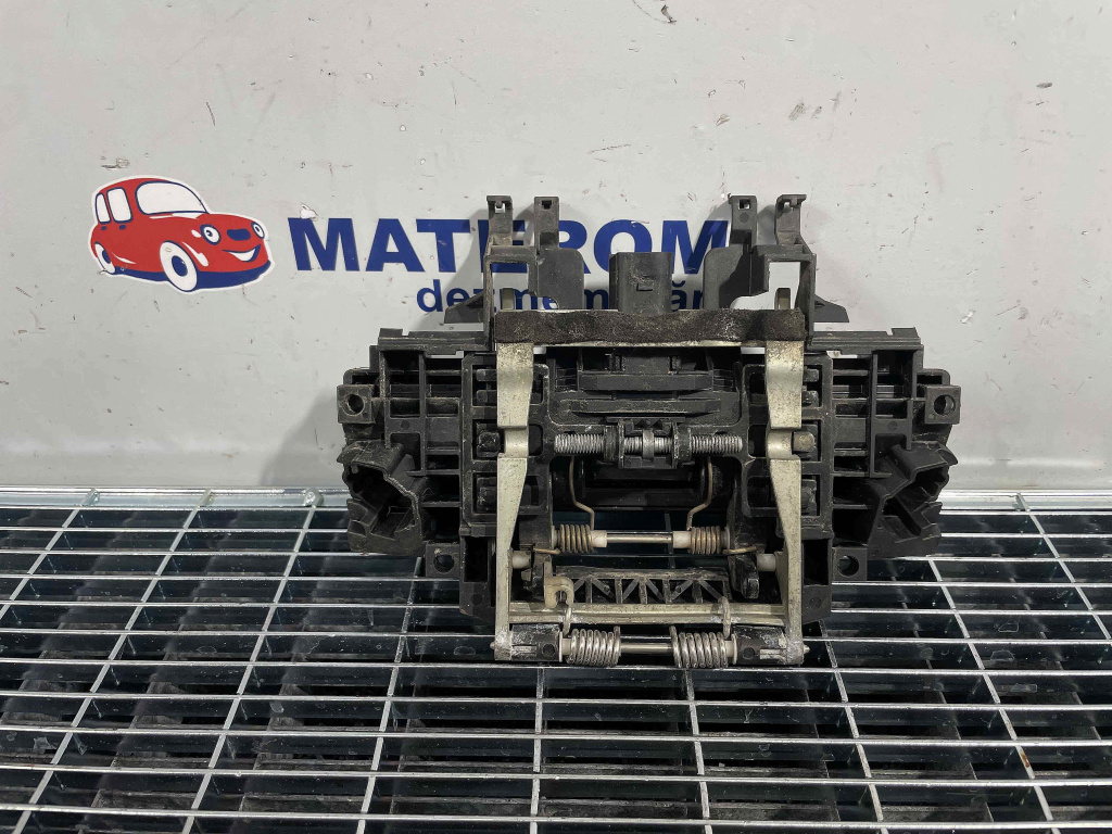 MANER USA FATA DREAPTA AUDI A8 A8 - - (2