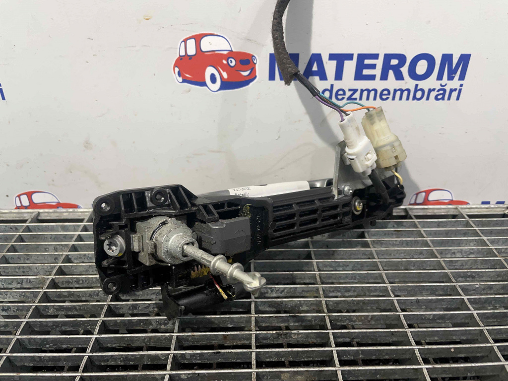 MANER USA FATA DREAPTA SUZUKI SWIFT SWIF