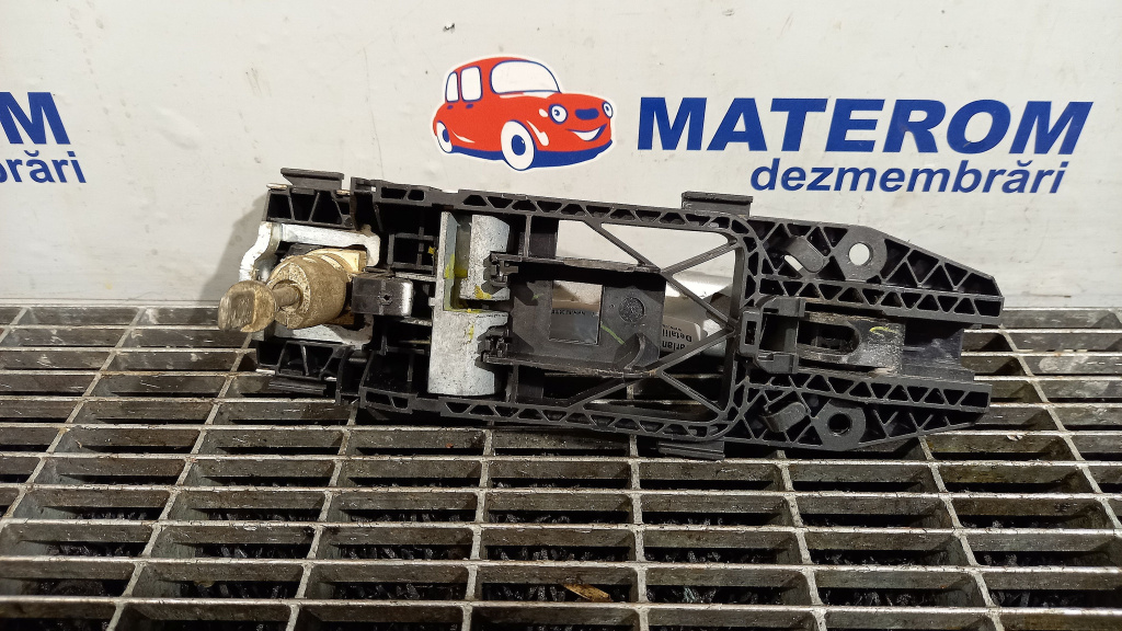 MANER USA FATA DREAPTA VW JETTA IV JETTA
