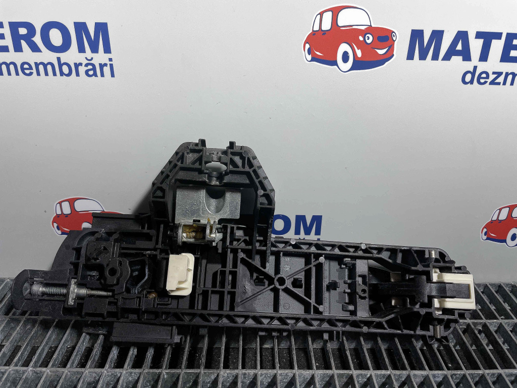 MANER USA SPATE DREAPTA MERCEDES E-CLASS