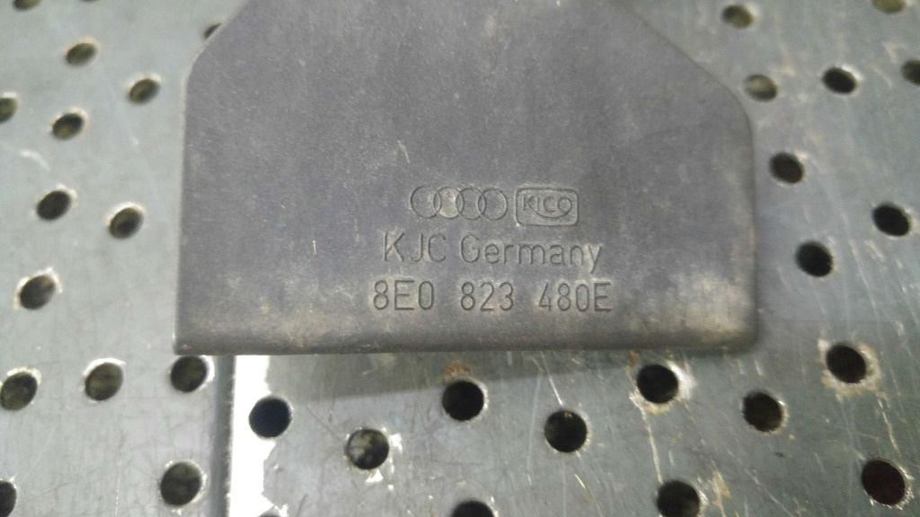 Maneta deschidere capota audi a4 b7 8e 8
